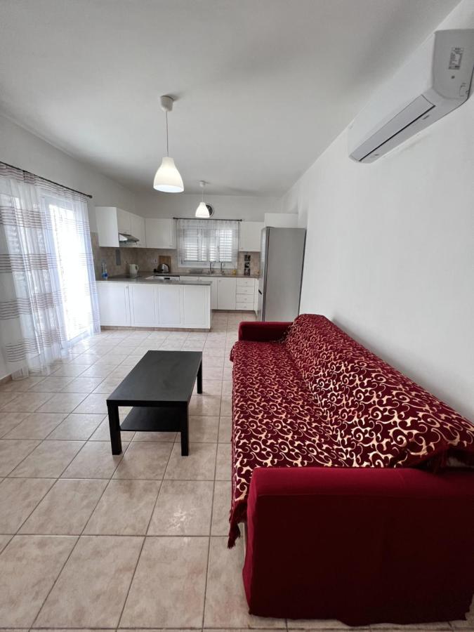 Pafia Sunbeach Townhouse Пафос Екстериор снимка
