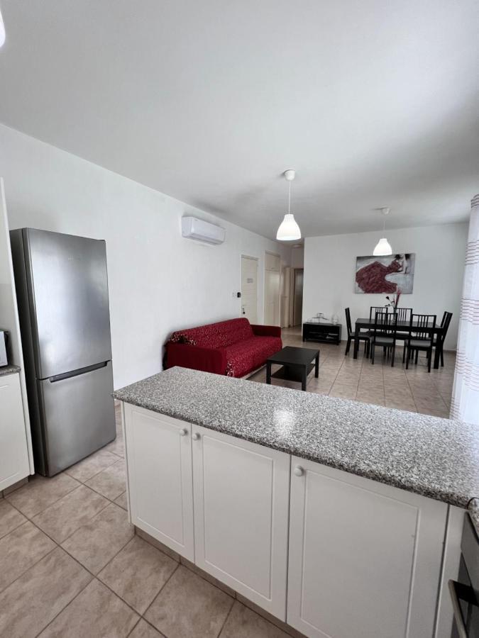 Pafia Sunbeach Townhouse Пафос Екстериор снимка