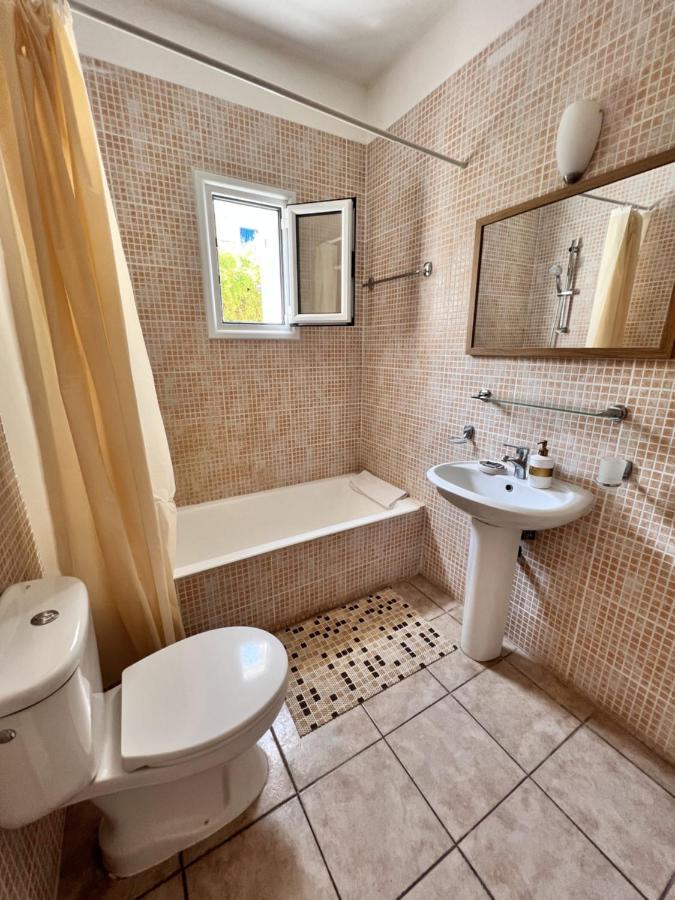 Pafia Sunbeach Townhouse Пафос Екстериор снимка