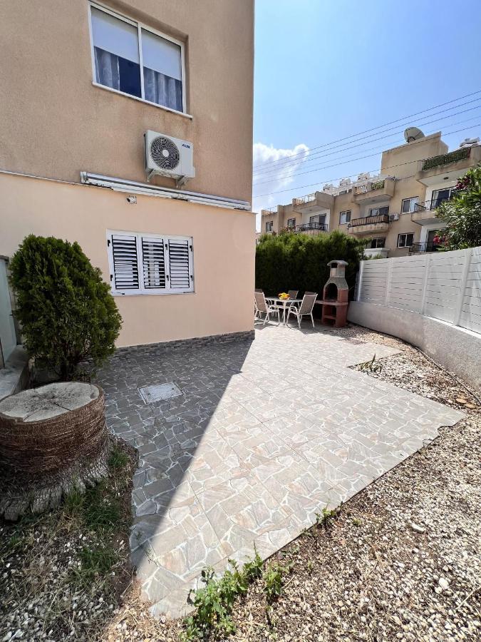 Pafia Sunbeach Townhouse Пафос Екстериор снимка