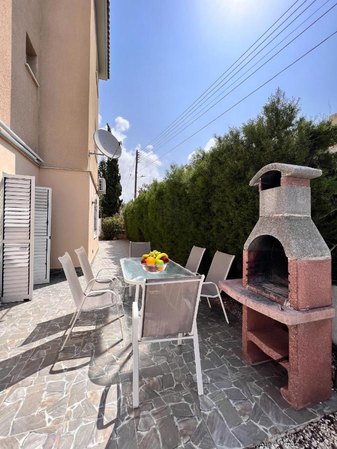 Pafia Sunbeach Townhouse Пафос Екстериор снимка